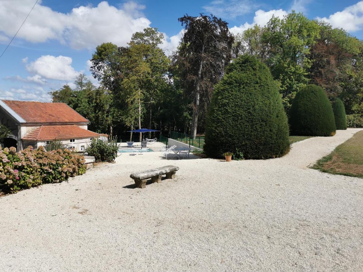 Chateau Des Barres Sainpuits 外观 照片